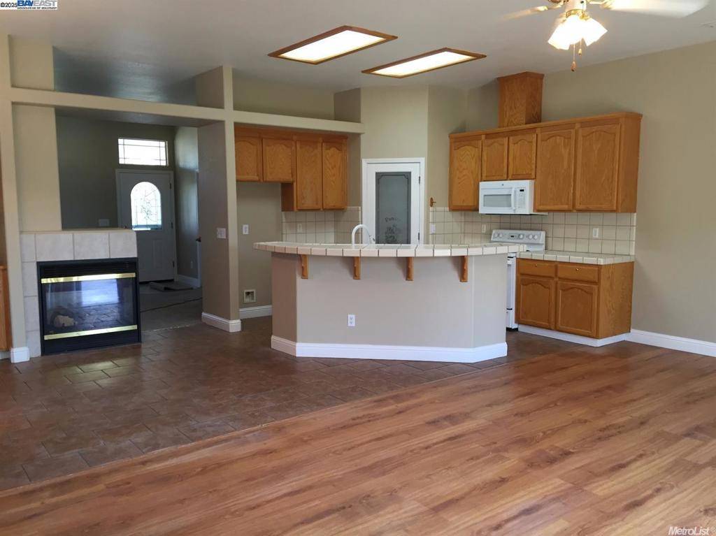 Manteca, CA 95336,675 W Alameda St