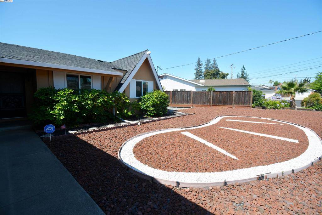 Martinez, CA 94553,2120 Shasta