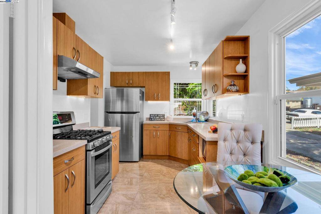 San Leandro, CA 94577,205 Julius St