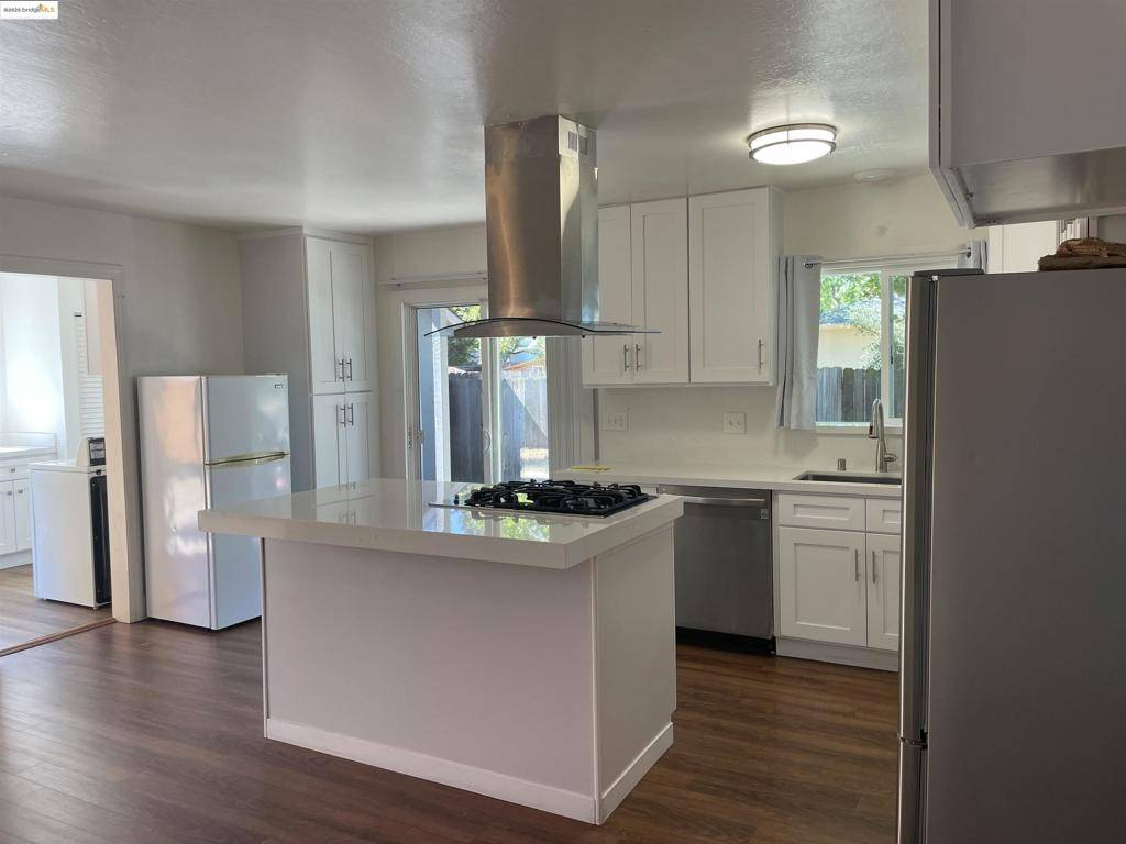 Concord, CA 94518,1260 Mesa St