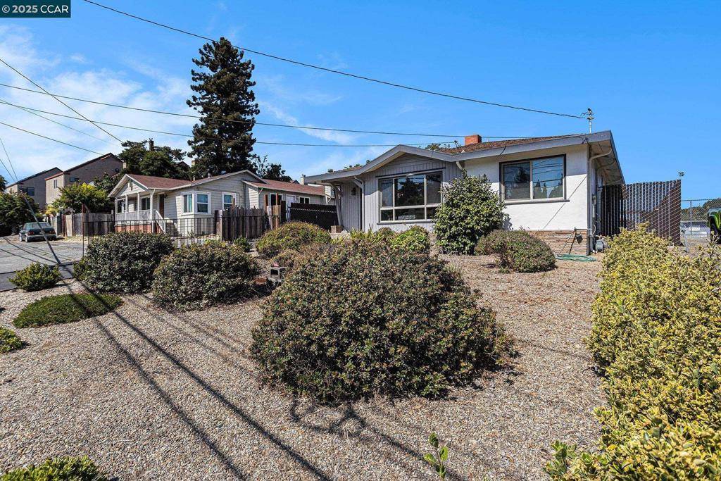 El Sobrante, CA 94803,876 Appian Way