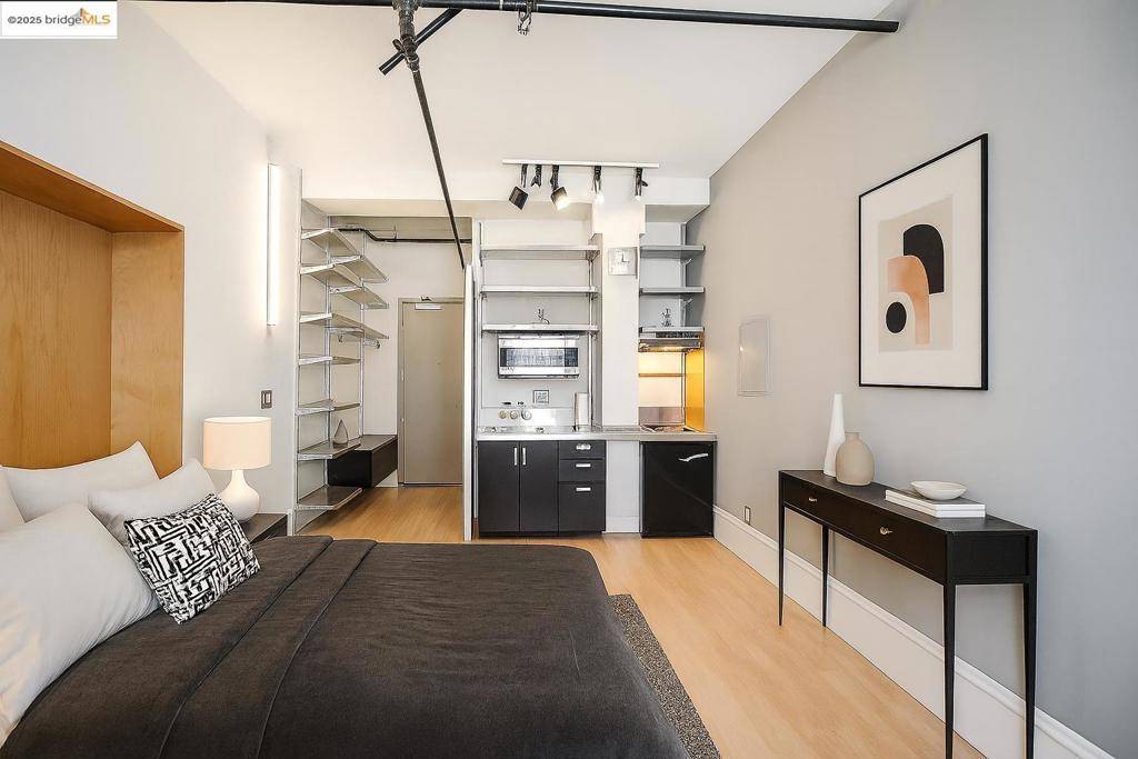 San Francisco, CA 94102,83 McAllister St #402