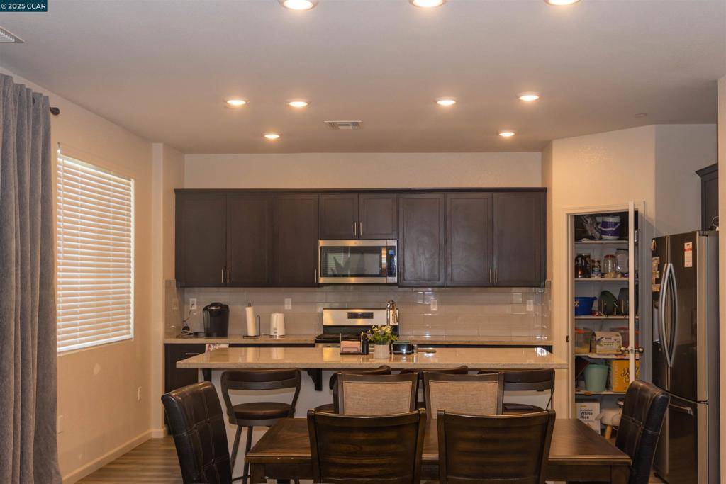 Oakley, CA 94561,876 Diamante Way