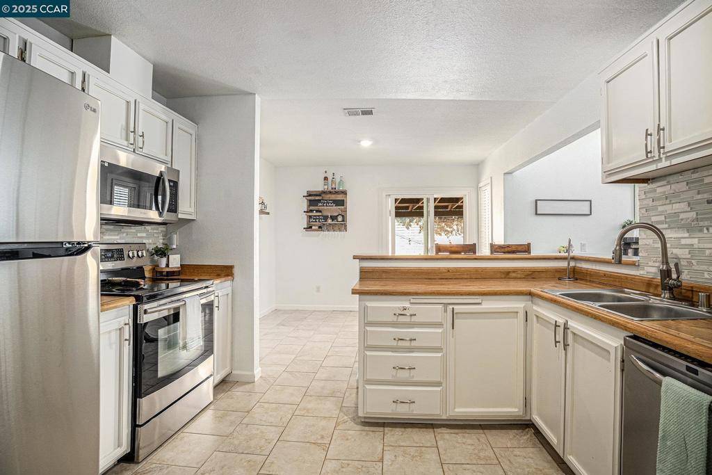 Oakley, CA 94561,354 Hazelnut Lane