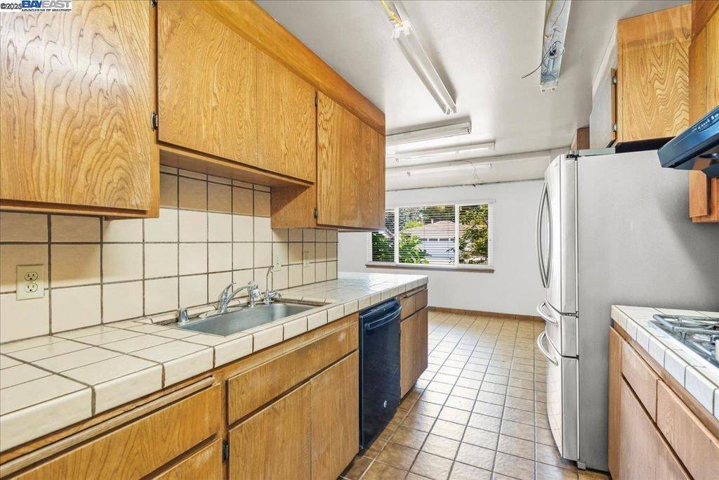 Fremont, CA 94536,36155 Larch Way