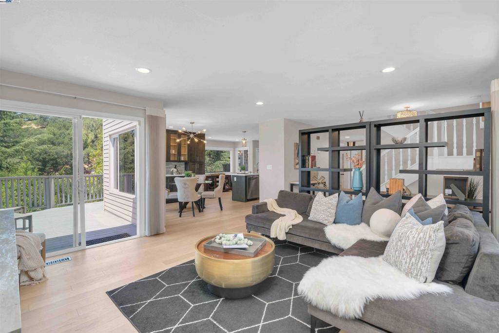 Castro Valley, CA 94552,5582 Trailside Ct