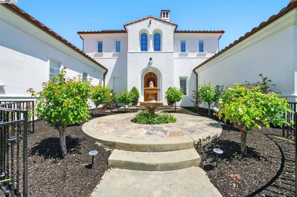 San Ramon, CA 94582,9569 Velvetleaf Cir