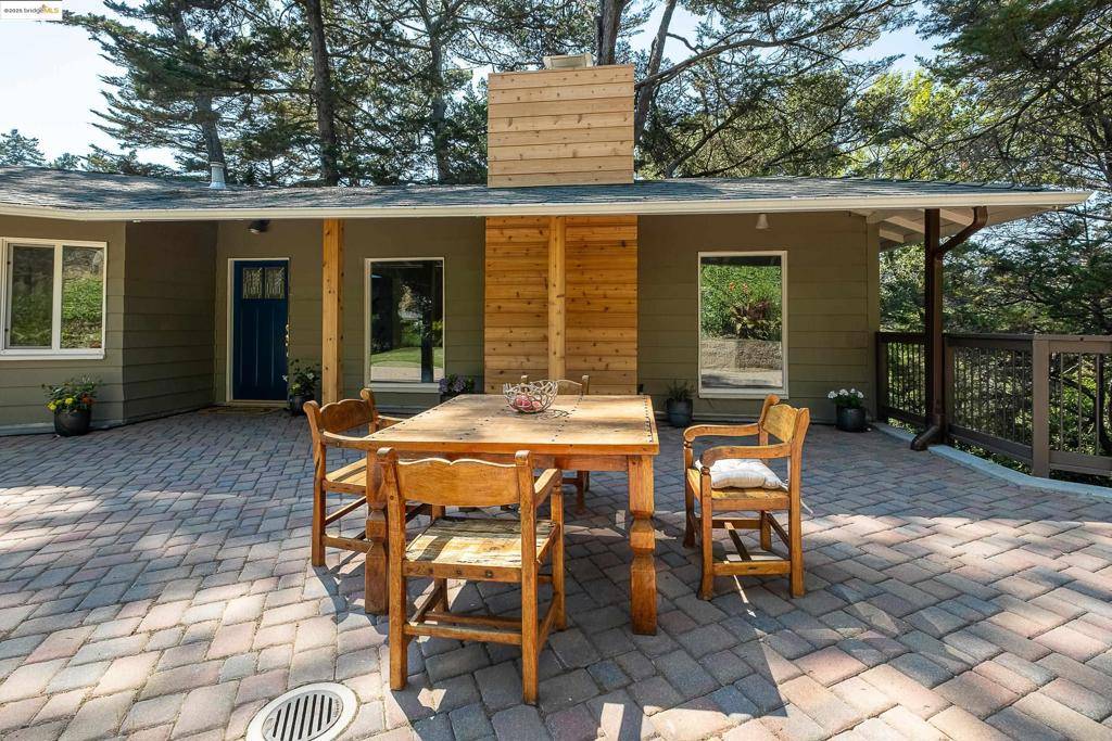 Oakland, CA 94611,6537 Aitken Dr