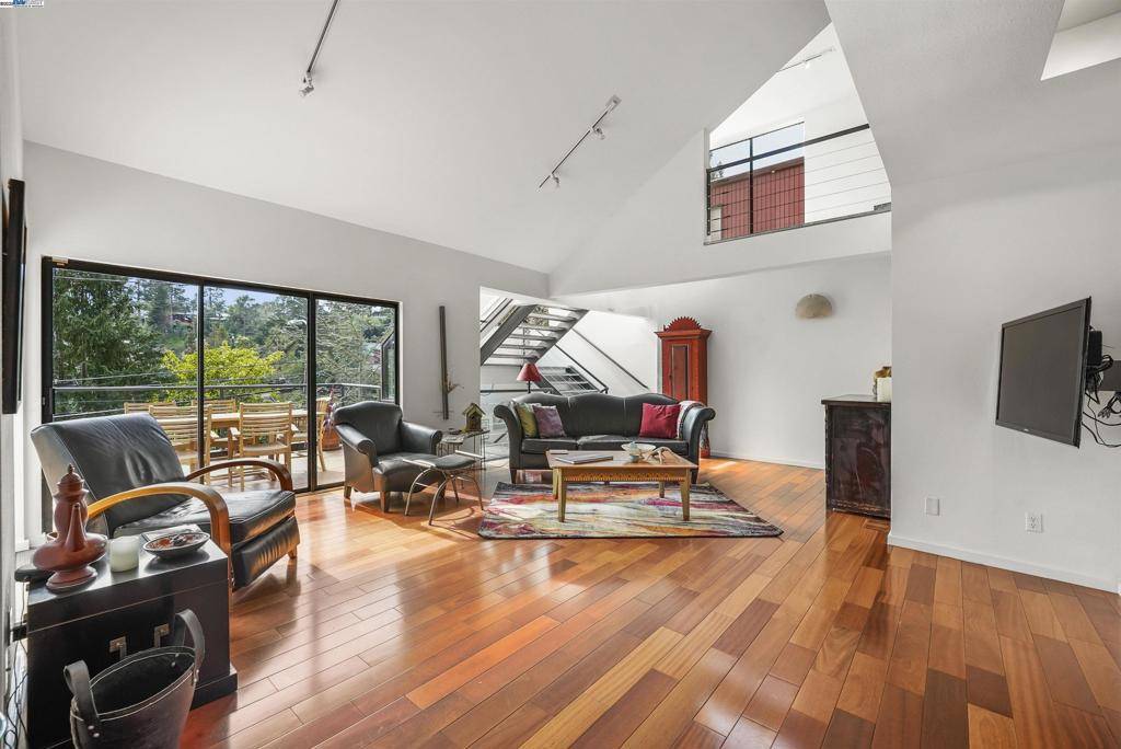 Oakland, CA 94611,1822 Arrowhead Dr