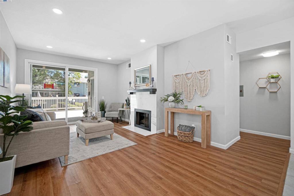 Fremont, CA 94536,3530 Oakwood Terrace #102