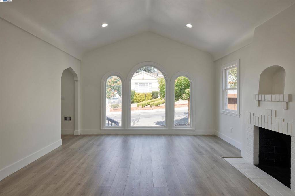 Oakland, CA 94601,2440 Monticello Ave