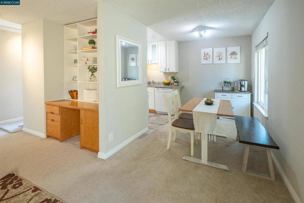 El Sobrante, CA 94803,5318 Ridgeview Cir #10