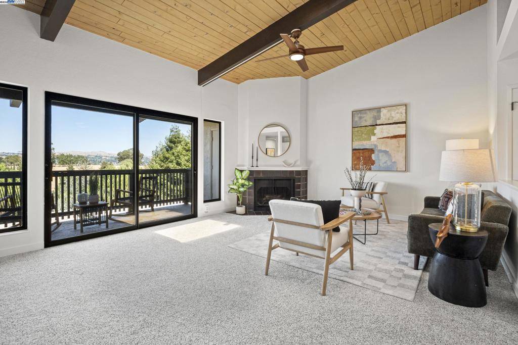 Castro Valley, CA 94546,19100 Crest Ave #100