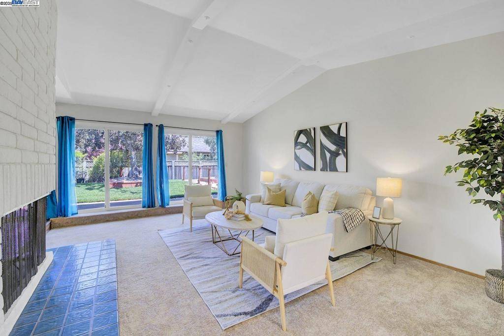 Hayward, CA 94542,27786 Pleasant Hill Ct