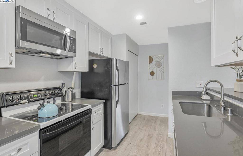Pleasanton, CA 94588,7595 Canyon Meadow Cir