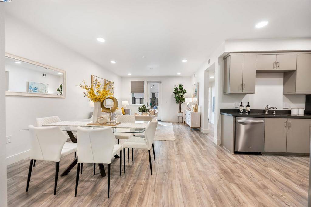 Fremont, CA 94539,42111 Osgood Rd #228