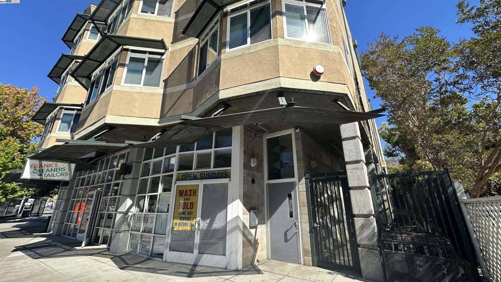 Berkeley, CA 94704,2615 Telegraph Ave