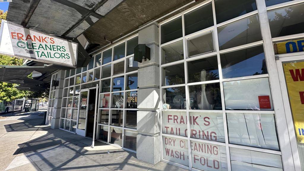 Berkeley, CA 94704,2615 Telegraph Ave
