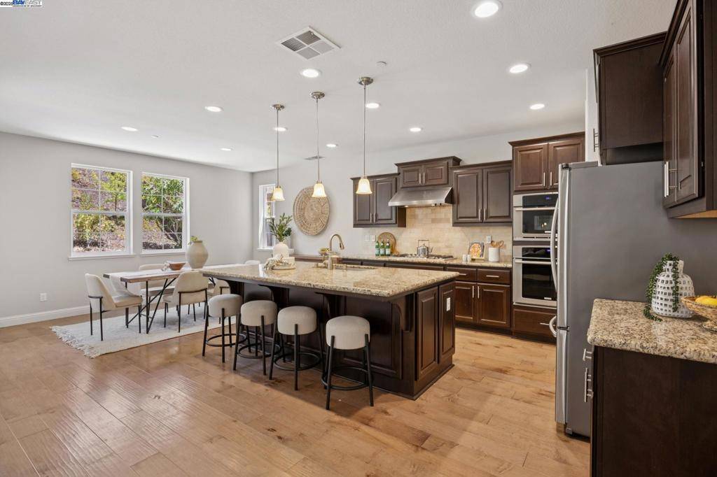 Hayward, CA 94544,28792 Vista Grande Dr