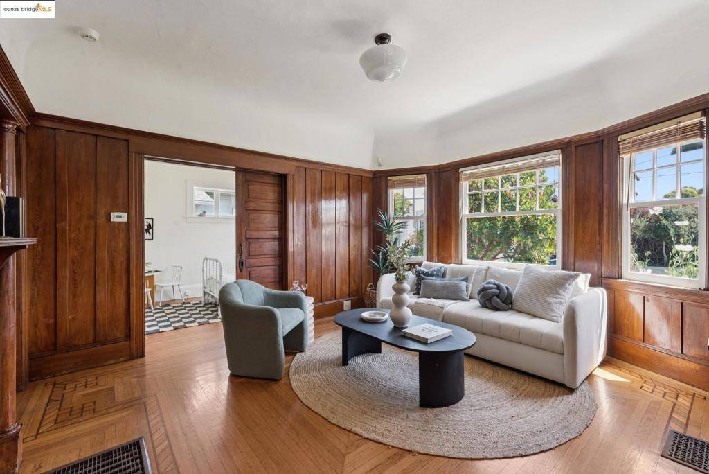 Oakland, CA 94608,6521 Herzog St