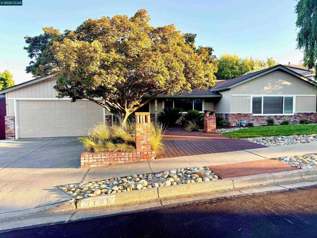 Martinez, CA 94553,1736 Silverwood Dr