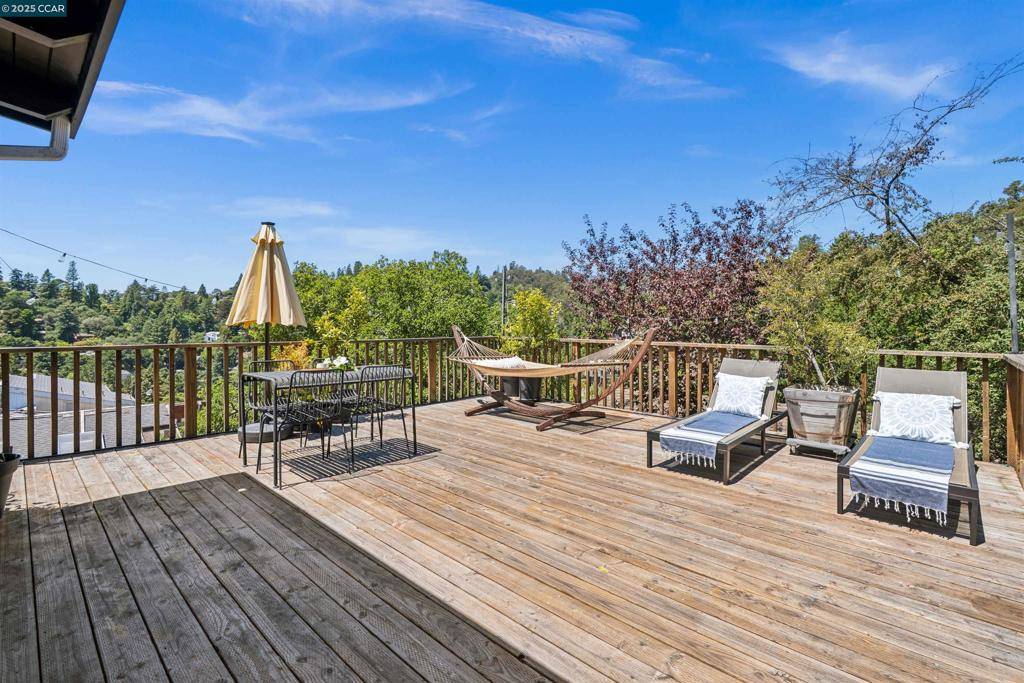 Oakland, CA 94611-2227,5915 ALHAMBRA AVE
