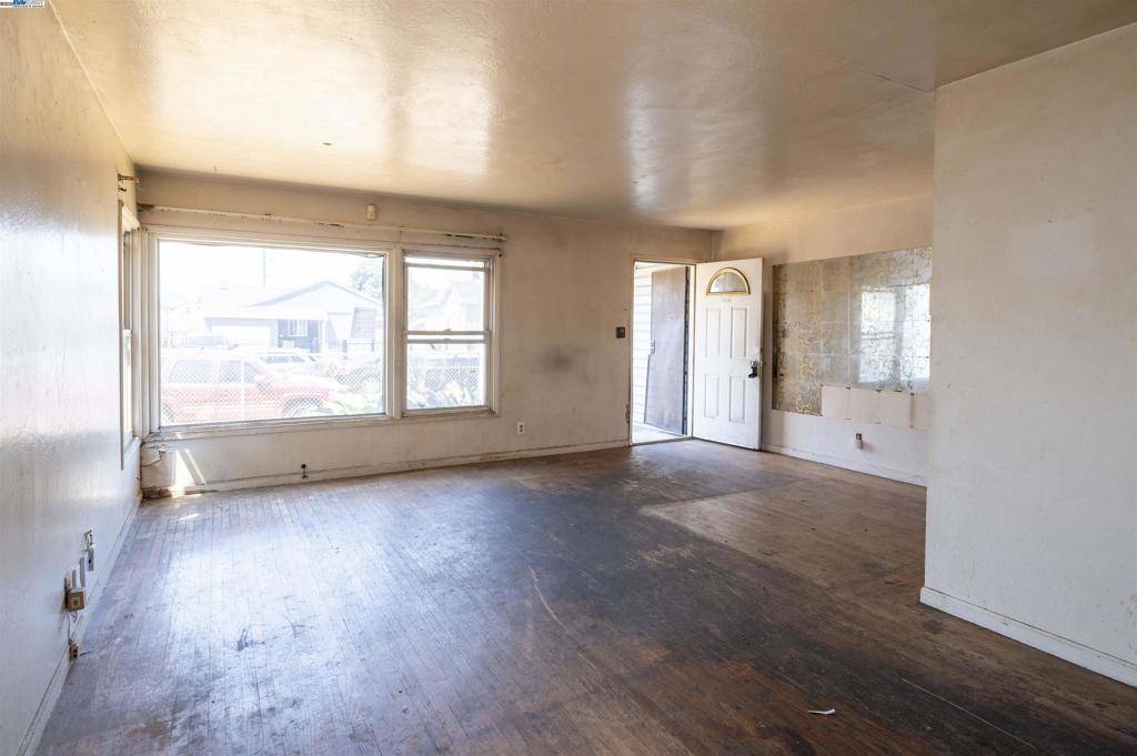 Oakland, CA 94603,9638 E St