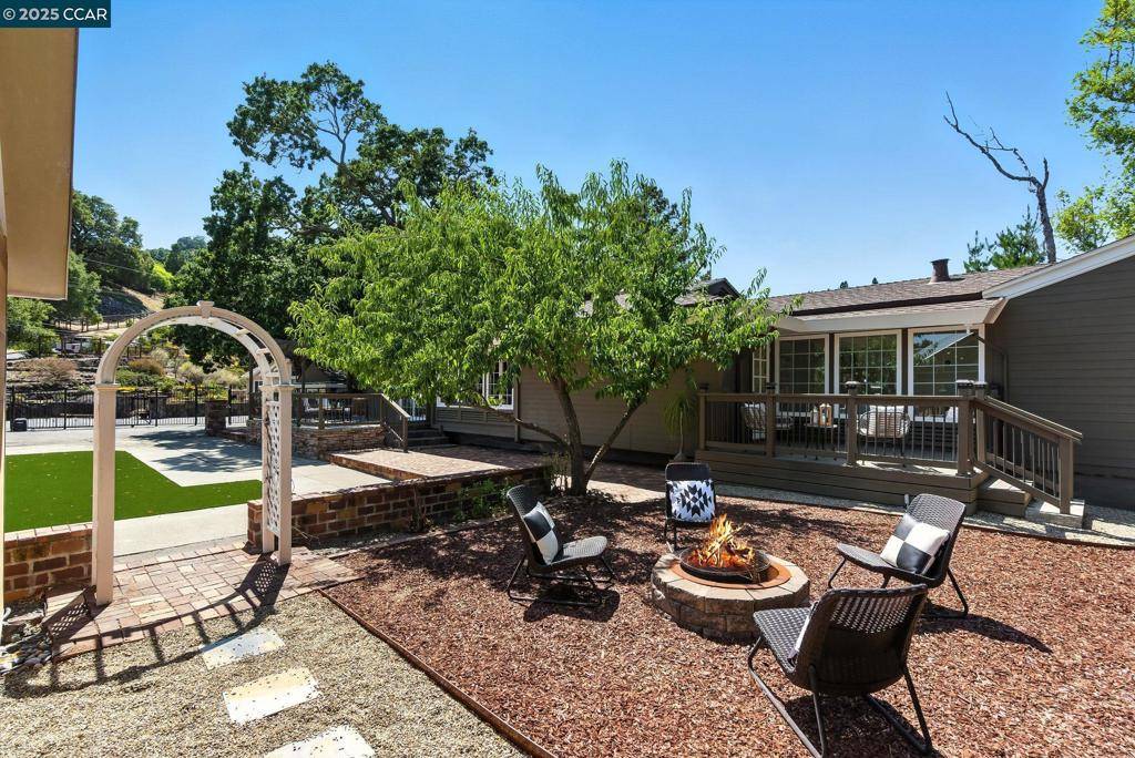 Orinda, CA 94563,122 Stein Way