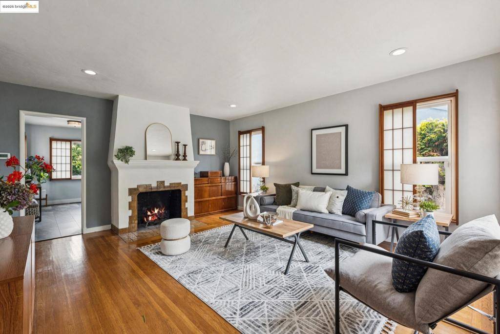 Berkeley, CA 94702,2416 Valley St
