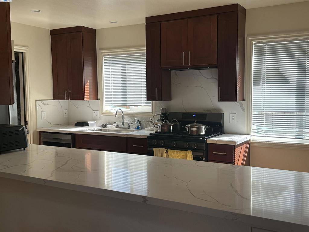 San Lorenzo, CA 94580,1631 Via Ventana