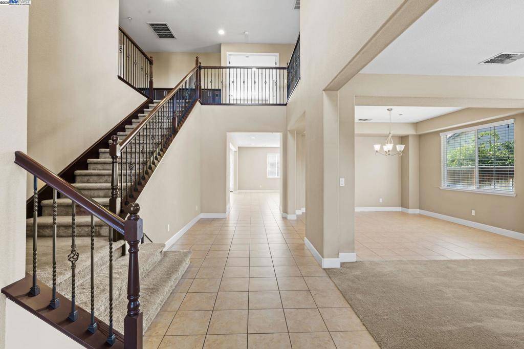 Brentwood, CA 94513,2255 Sugarloaf Ct