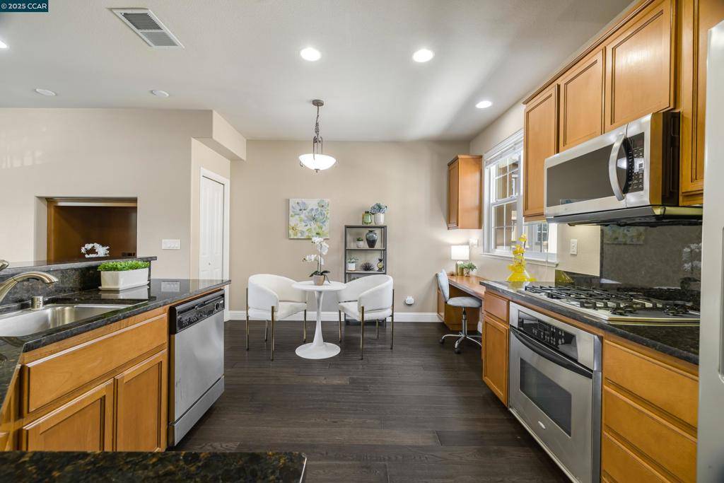 Martinez, CA 94553,1121 Haven Street