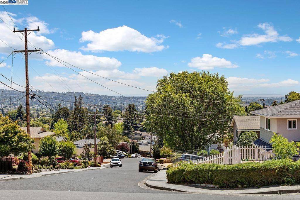 Castro Valley, CA 94546,4776 Sorani Way