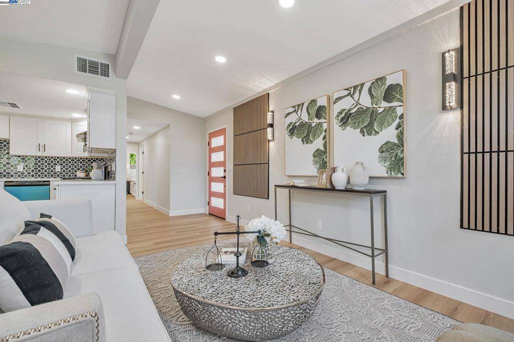 Fremont, CA 94536,4715 Dogwood Avenue