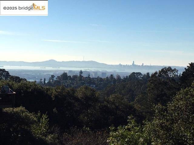 Oakland, CA 94611,6059 Girvin Dr