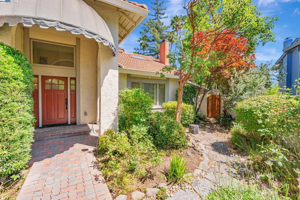 San Ramon, CA 94583-2529,52 Mainprice Ct