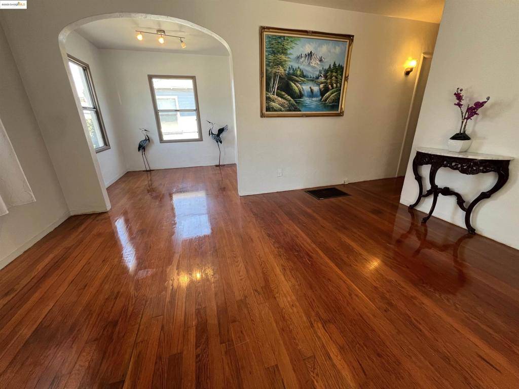 Oakland, CA 94602,3064 Curran Ave