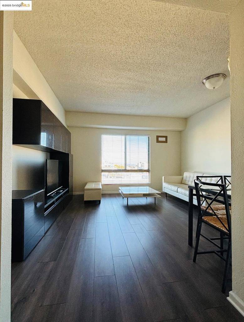 Oakland, CA 94607,989 Webster St #453