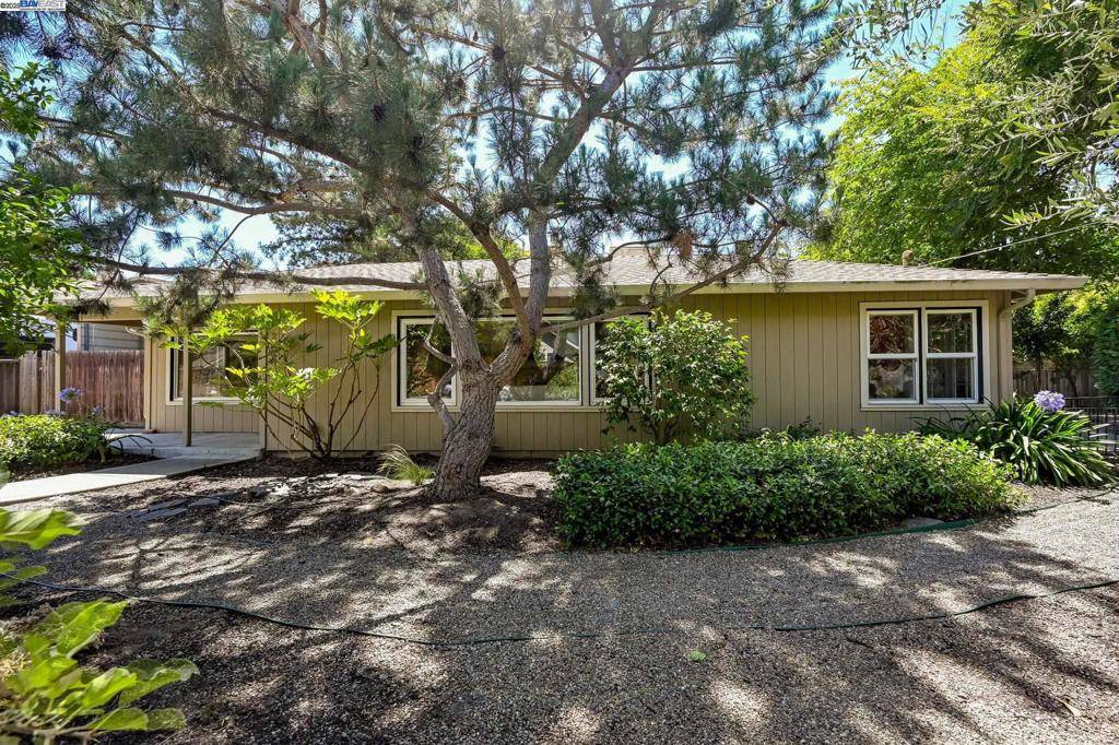 Walnut Creek, CA 94595,2175 Whyte Park Ave