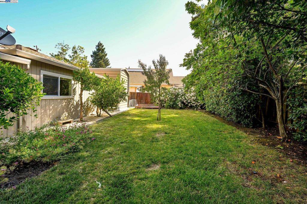 Walnut Creek, CA 94595,2175 Whyte Park Ave