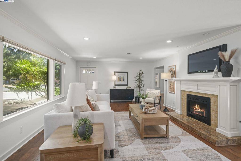 Walnut Creek, CA 94595,2175 Whyte Park Ave