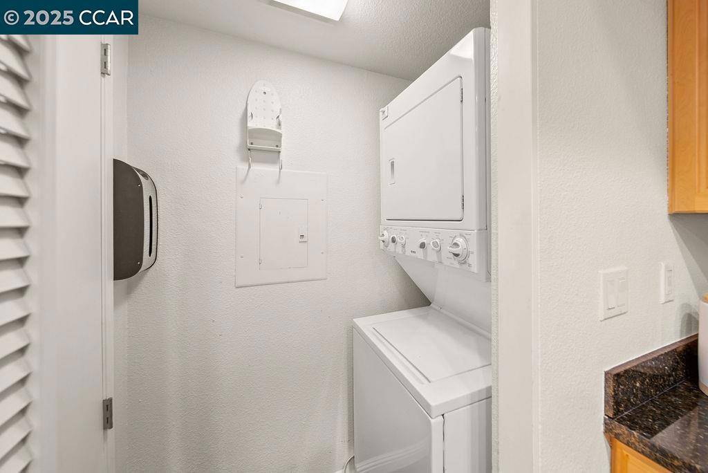 Walnut Creek, CA 94597,2530 Oak Rd #303