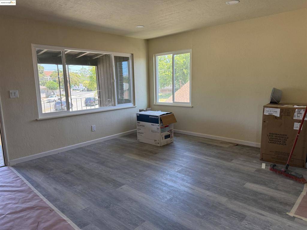Livermore, CA 94550-9999,563 McLeod Street