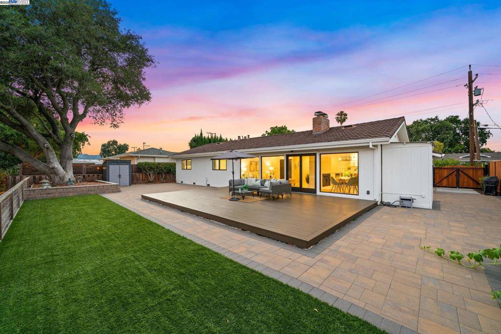 Pleasanton, CA 94566,627 E Angela St