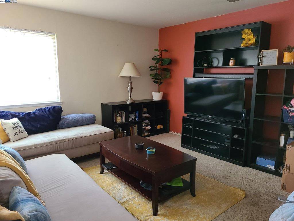 Pleasanton, CA 94566-5617,4126 Francisco St