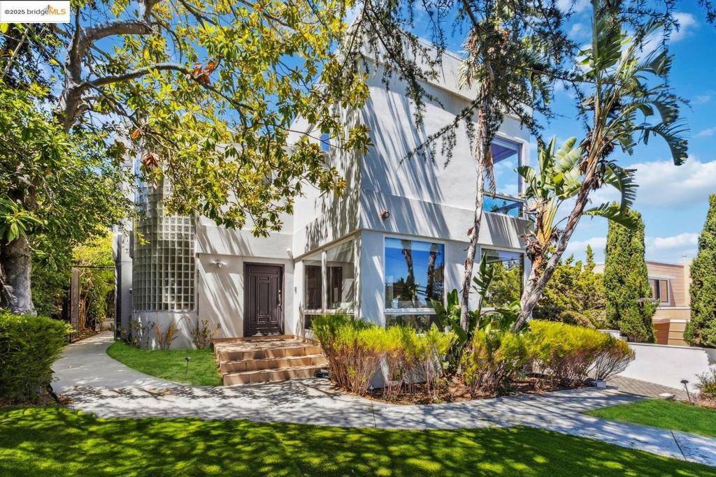Burlingame, CA 94010,2912 Hillside DR
