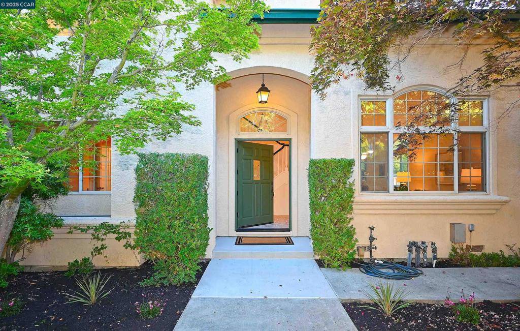 Walnut Creek, CA 94595,204 Sequoia Avenue