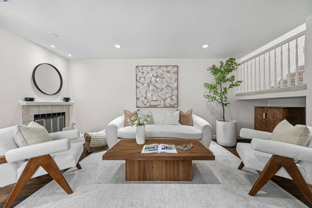 Mountain View, CA 94043,163 Gladys Ave