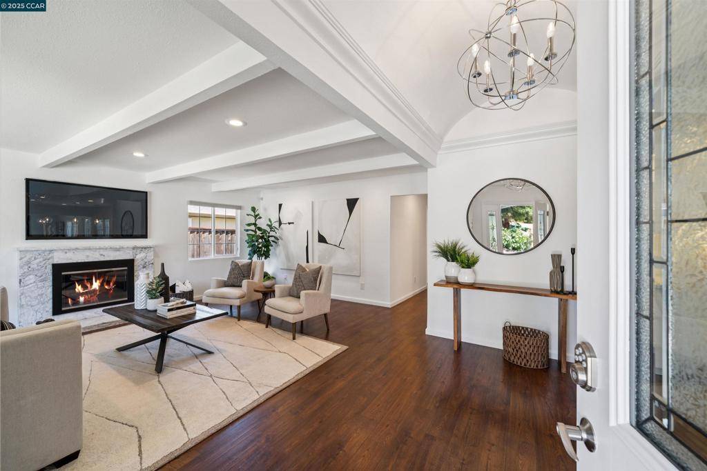 Walnut Creek, CA 94595,1519 Sunny Ct