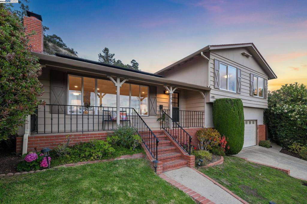 Oakland, CA 94619,598 CRESTMONT DRIVE